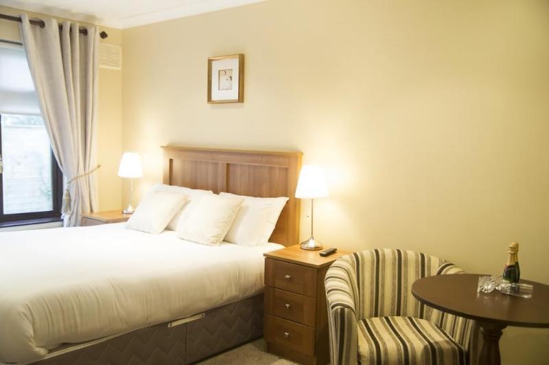 Hillview House Hotel Lusk Kültér fotó