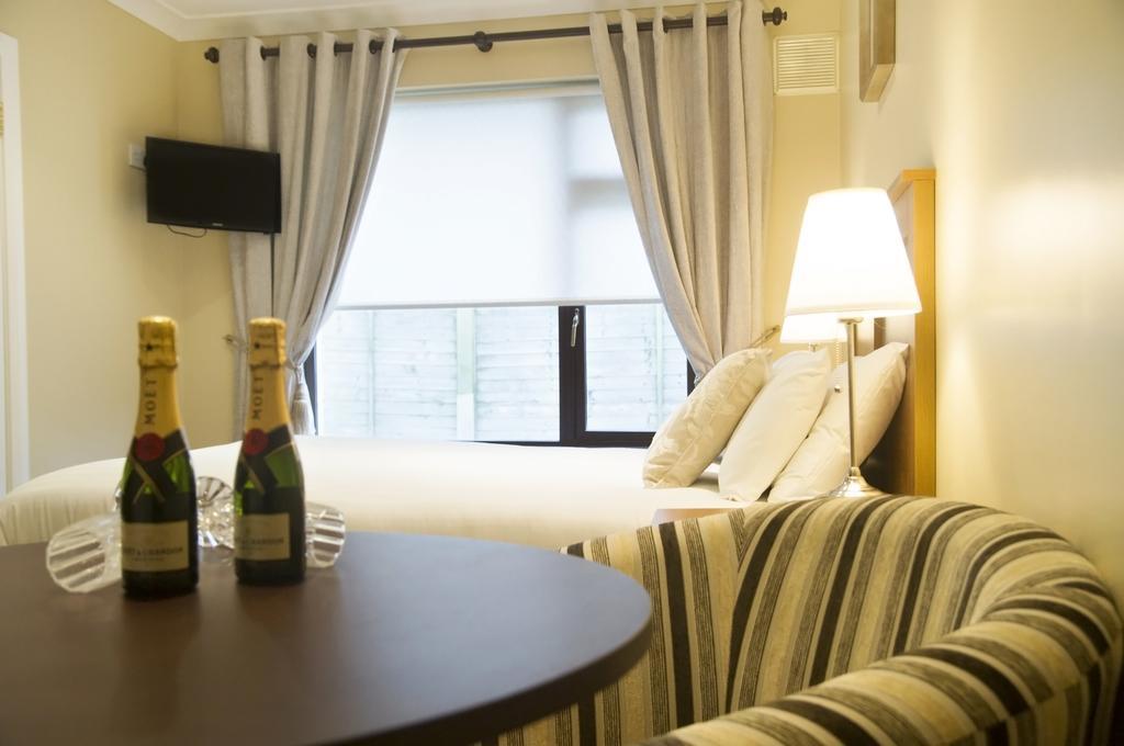 Hillview House Hotel Lusk Kültér fotó