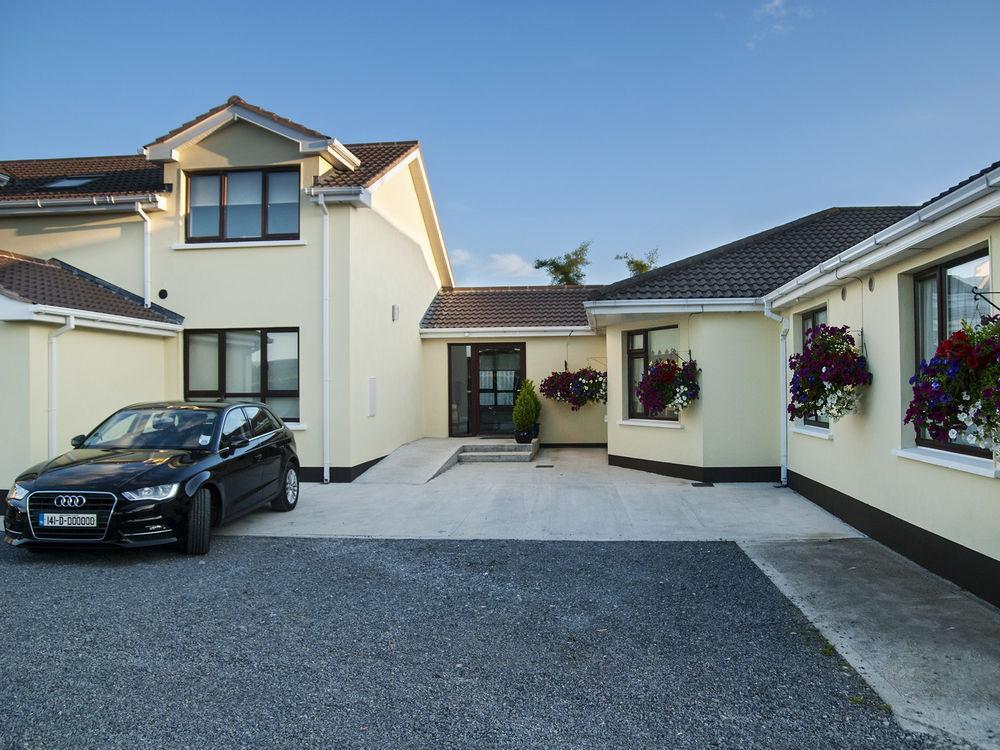 Hillview House Hotel Lusk Kültér fotó
