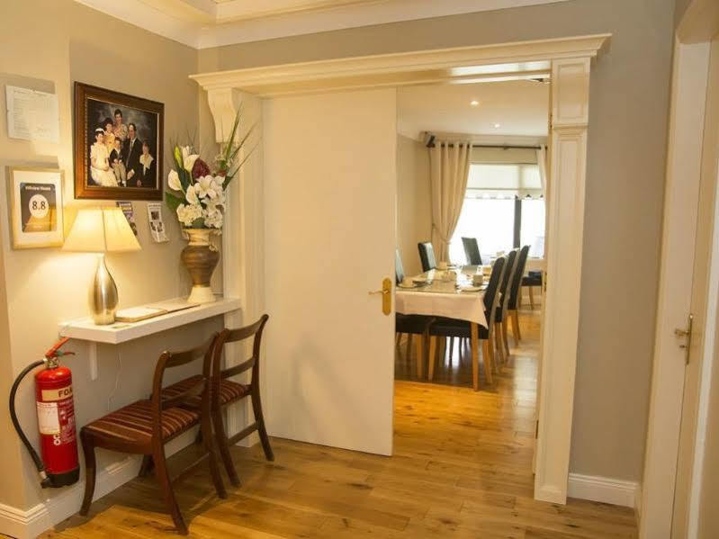 Hillview House Hotel Lusk Kültér fotó