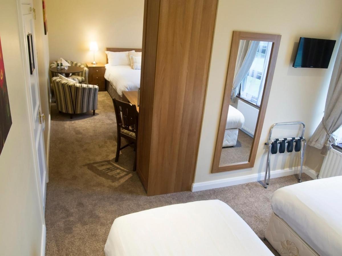 Hillview House Hotel Lusk Szoba fotó